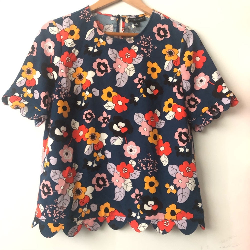 Retro style Victoria Beckham for Target floral top with scalloped edge sleeve